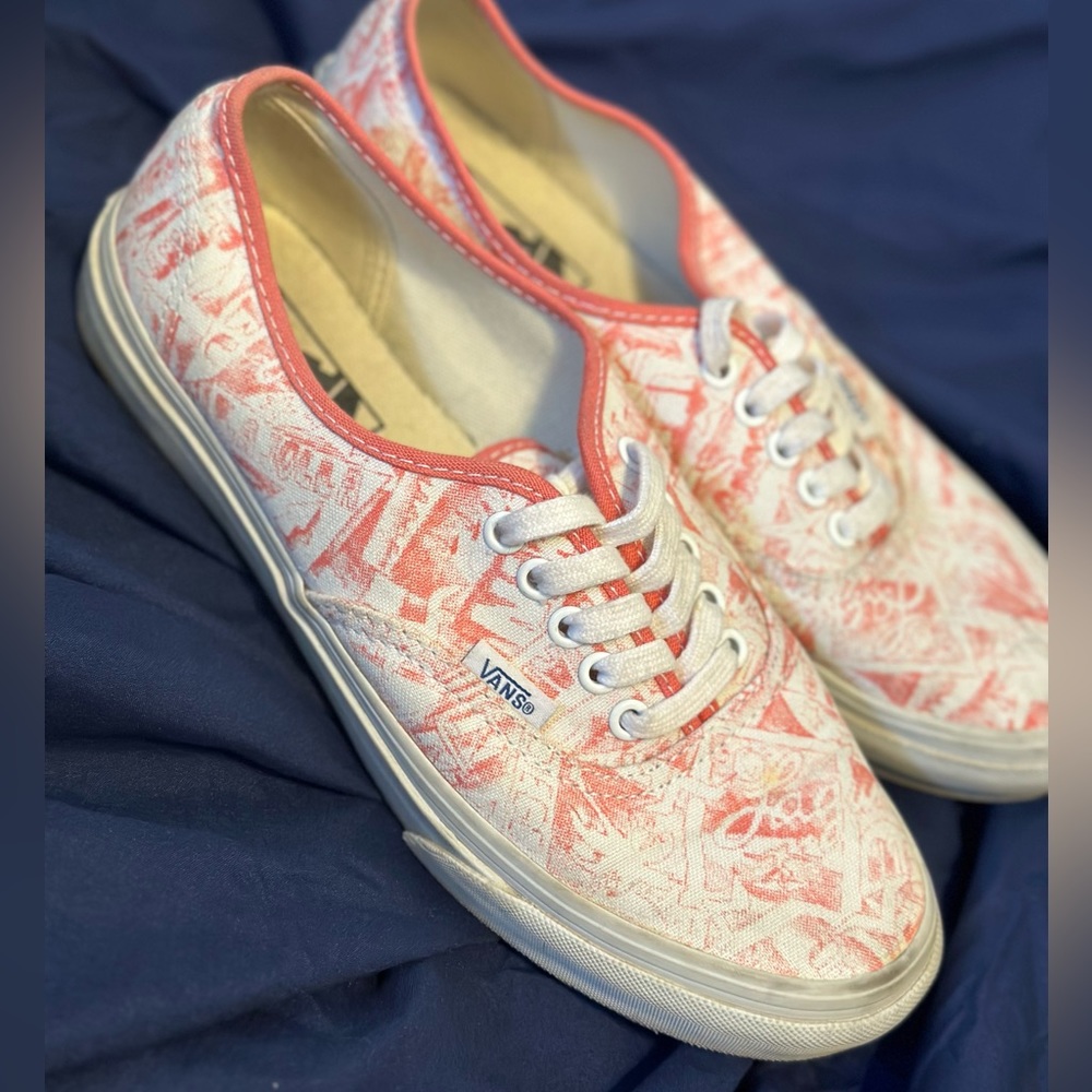 Women’s VANS size 6.5
